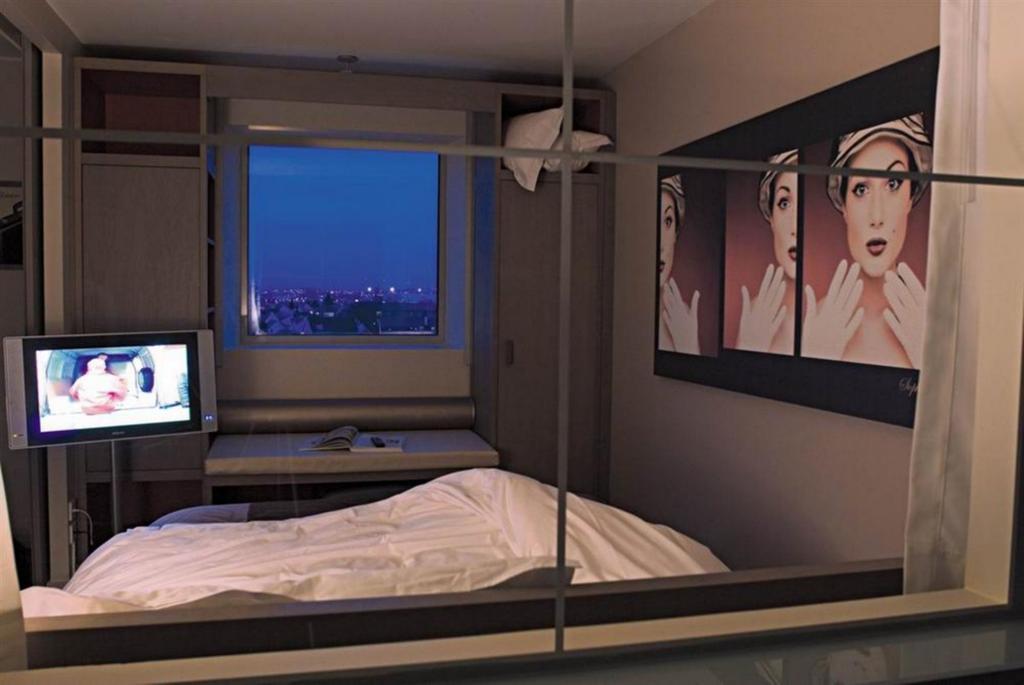 Standing Hotel Suites By Actisource Roissy-en-France Zimmer foto